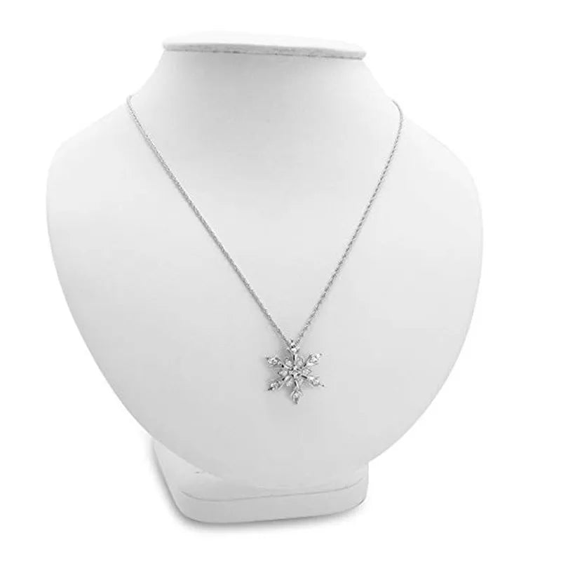 New Elegant Crystal Zircon Snowflake Pendant Necklace for Women Fashion Rhinestone Necklace Christmas Jewelry Accessories